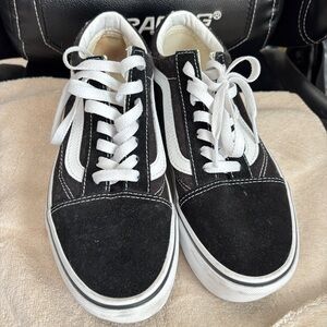 Black/White platform vans
